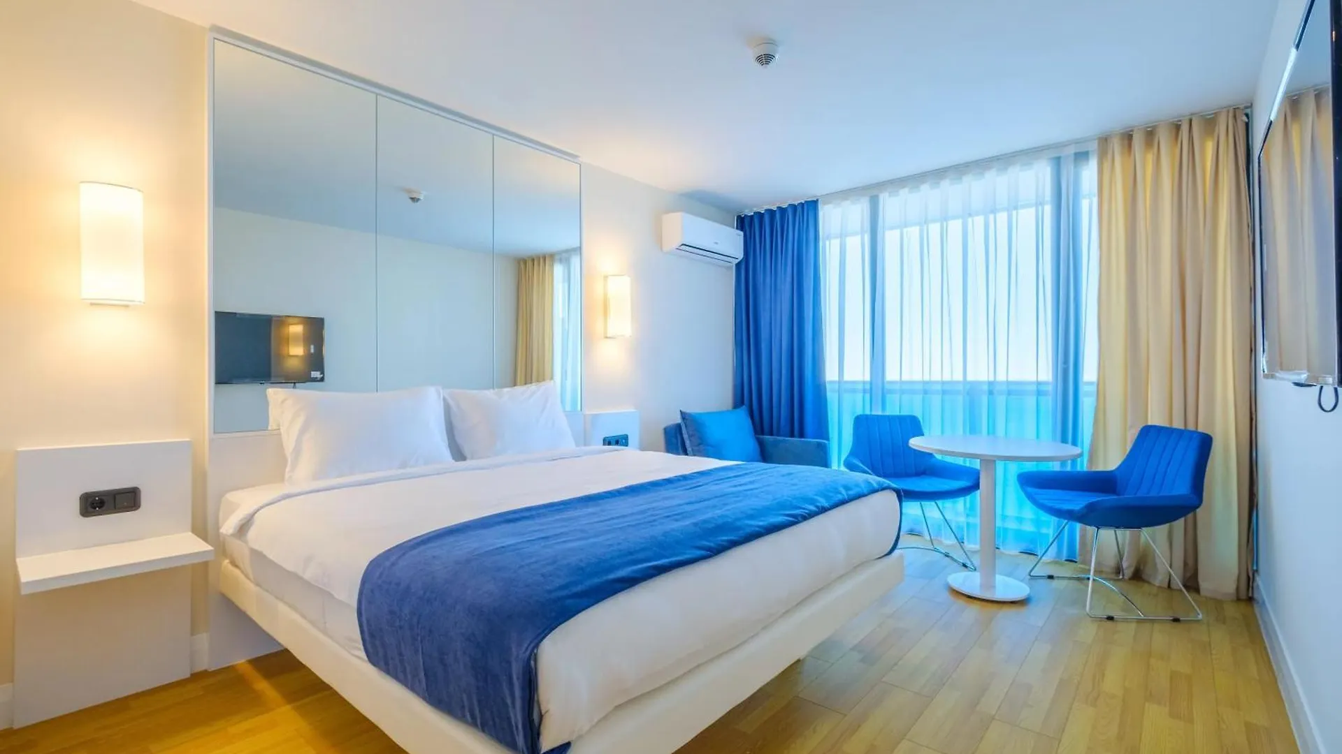 Panorama Center Suite Sea View 바투미 아파트